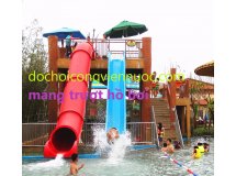 máng trượt hồ bơi ngoài trời